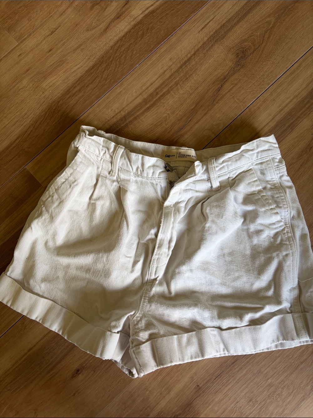 GAP Women's Cream Rolled Cuff High-Rise Shorts